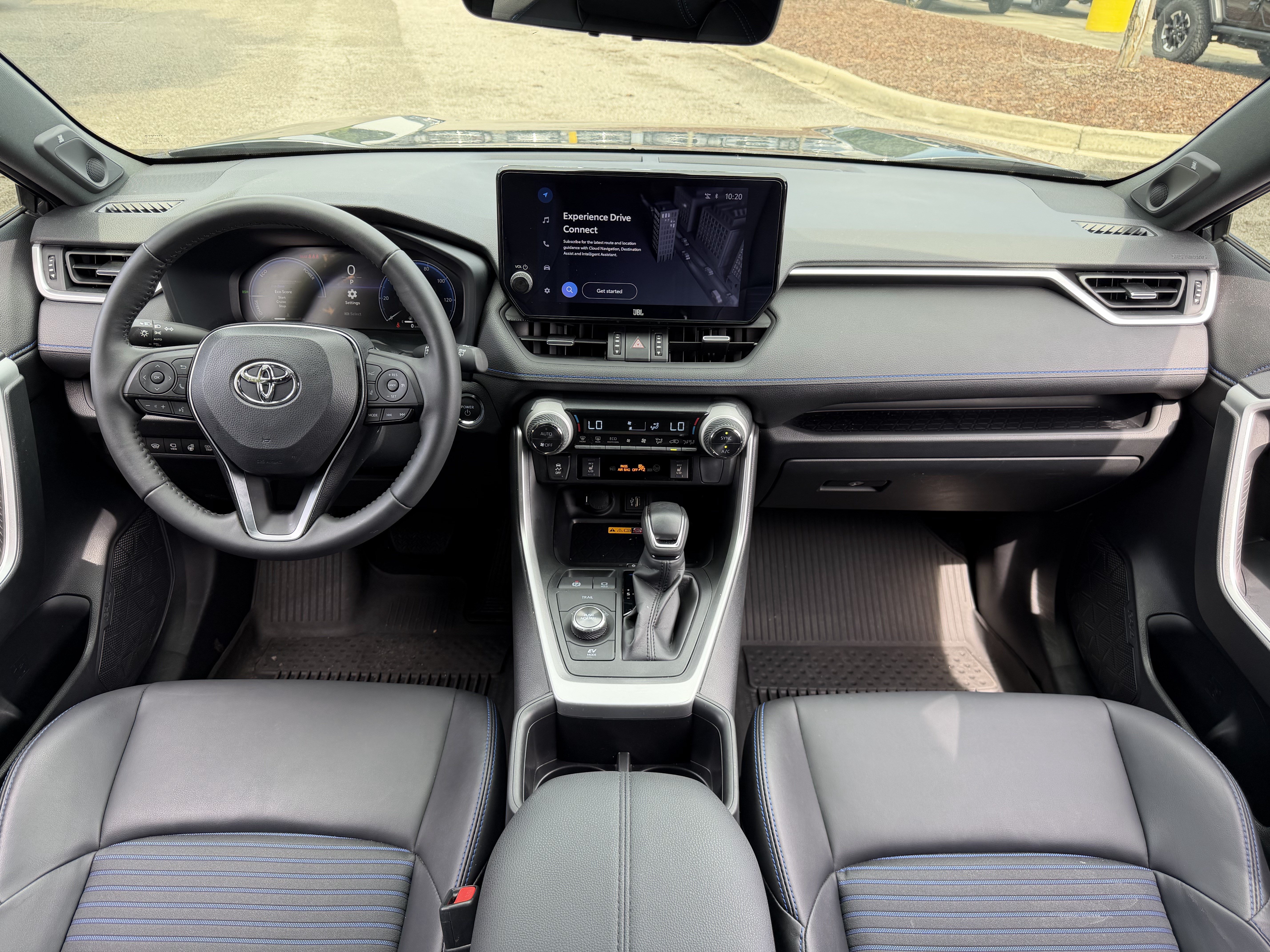Used 2025 Toyota RAV4 XSE w/ Advanced Technology Package AWD/4WD image 29