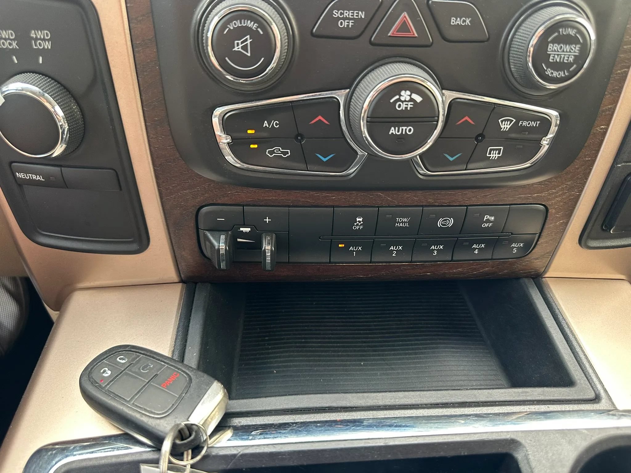 Used 2015 RAM 3500 Laramie Longhorn AWD/4WD image 45