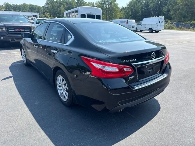Used 2016 Nissan Altima 2.5 S w/ Power Driver Seat Package FWD image 3