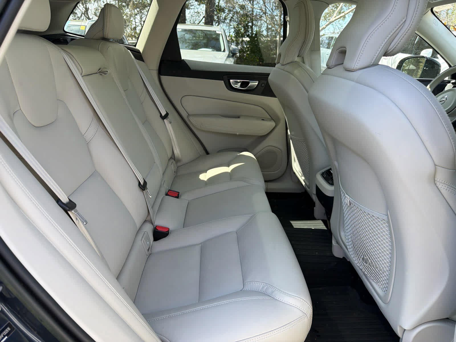 Used 2023 Volvo XC60 B5 Ultimate w/ Climate Package image 21