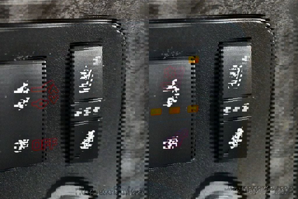 Used 2011 GMC Acadia Denali image 46