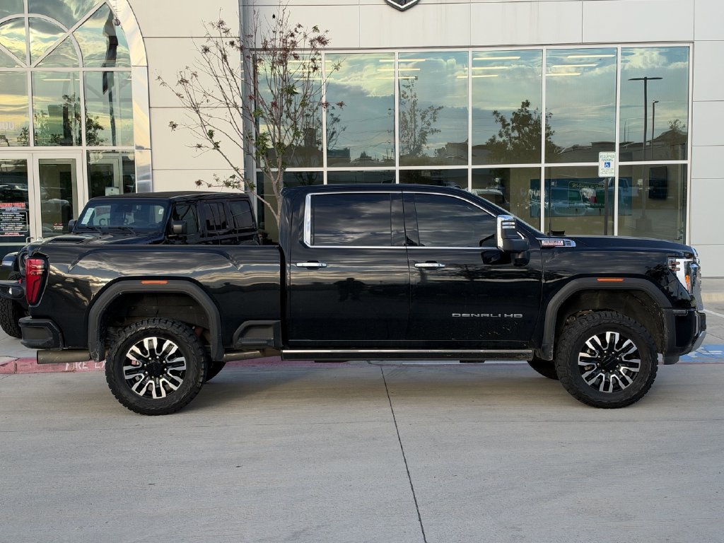 Used 2024 GMC Sierra 2500 Denali w/ Denali Reserve Package AWD/4WD image 4