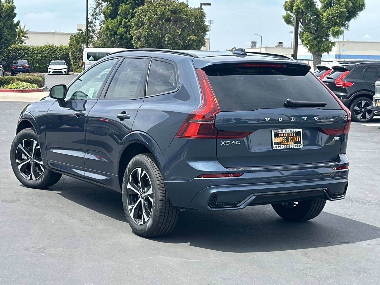New 2026 Volvo XC60 B5 Core w/ Climate Package AWD/4WD image 5