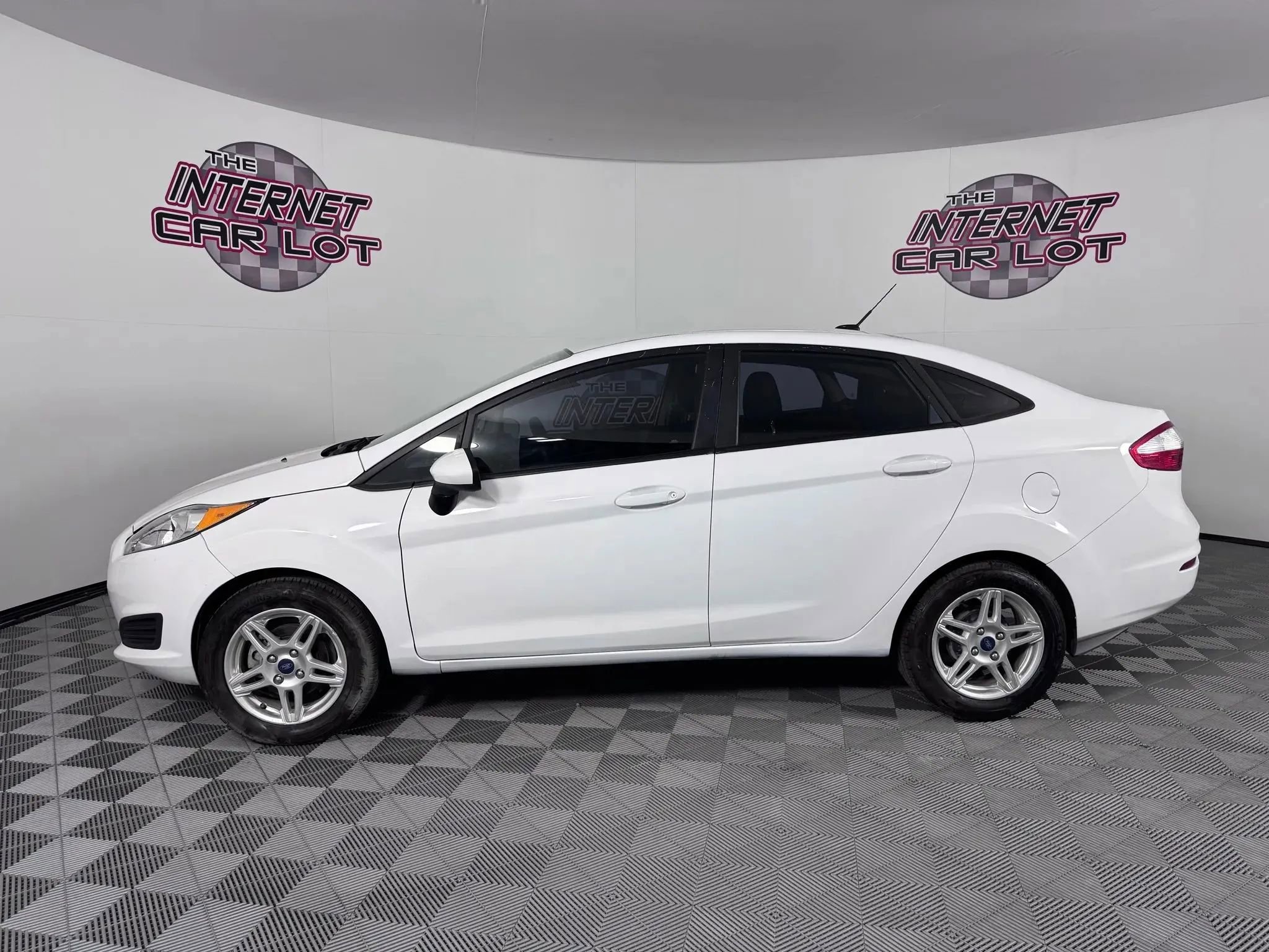Used 2019 Ford Fiesta SE image 4