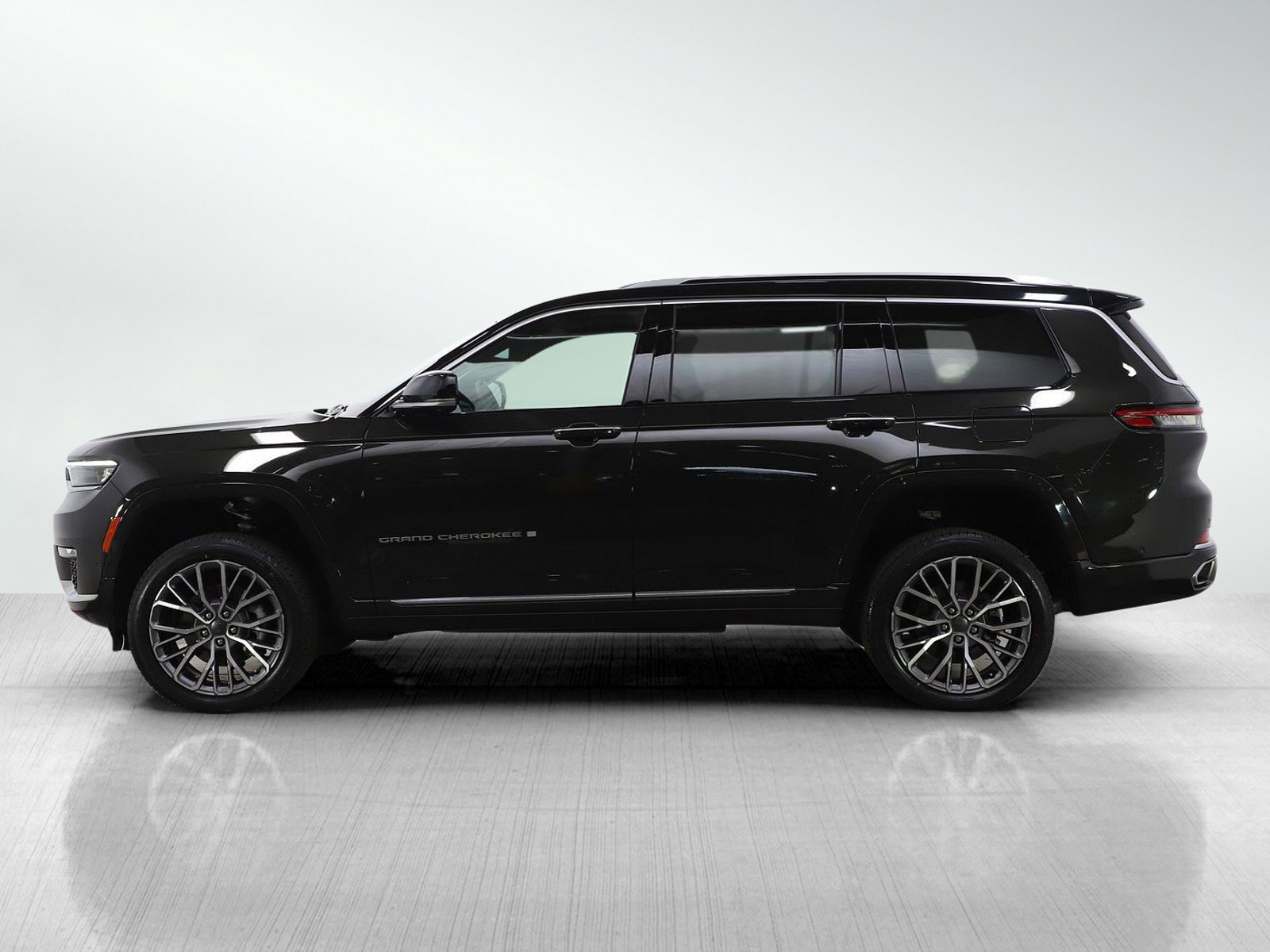 Used 2023 Jeep Grand Cherokee L Summit image 2