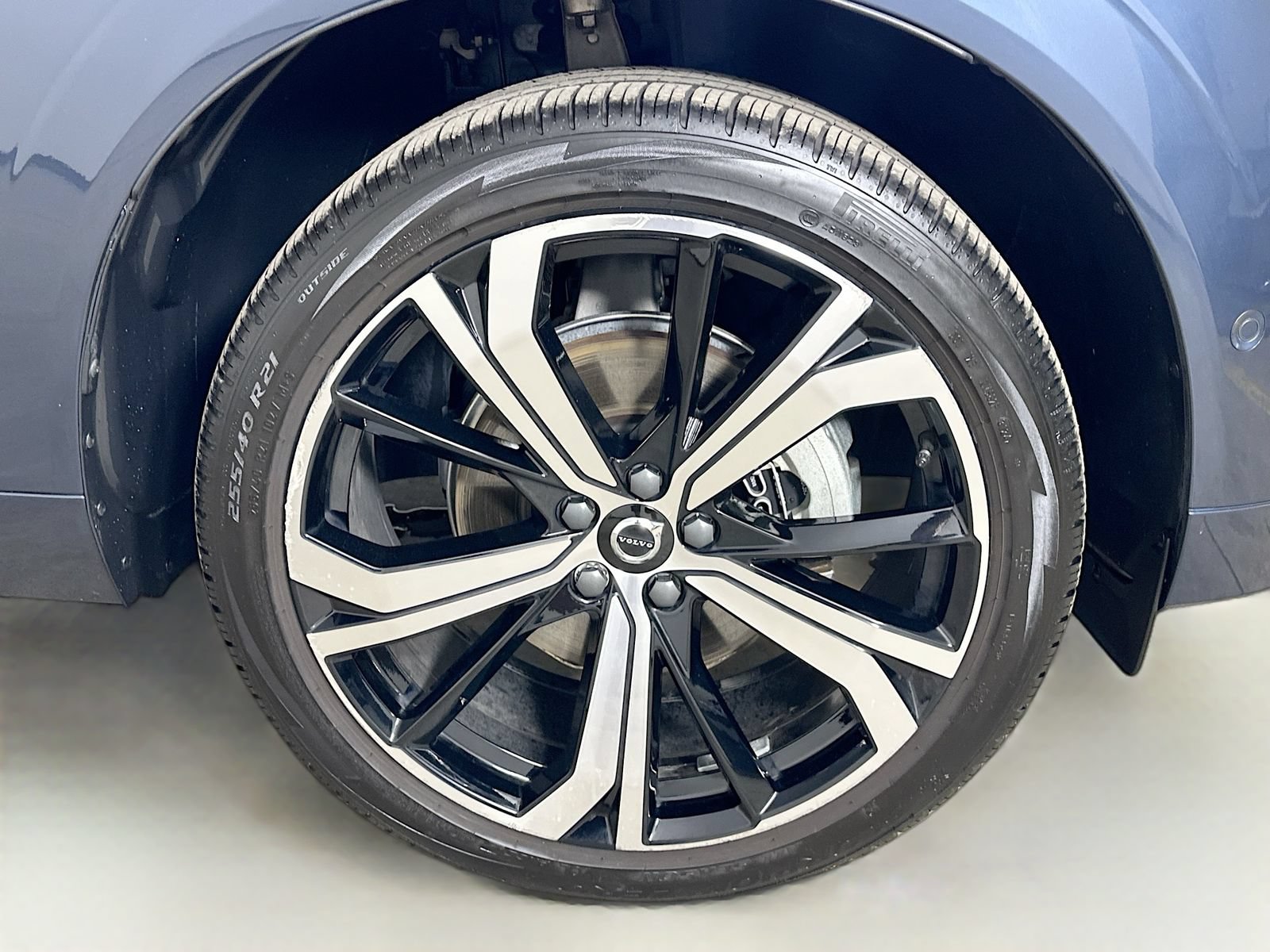 Used 2025 Volvo XC60 B5 Ultra w/ Protection Package Premier AWD/4WD image 10