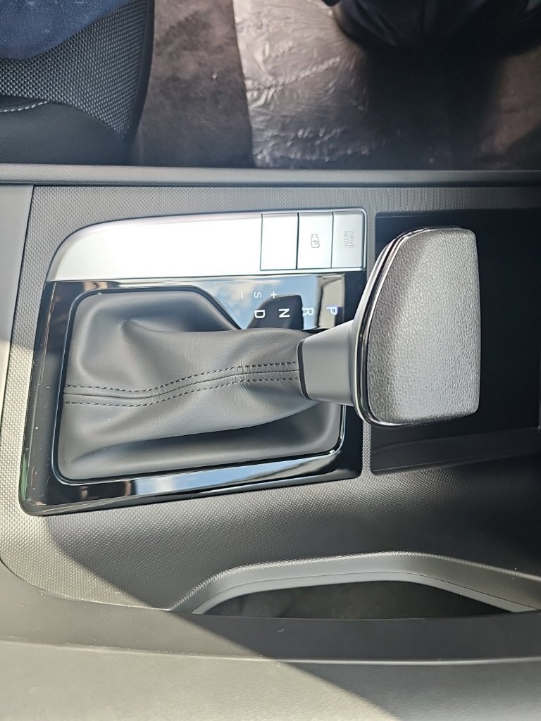 New 2026 Hyundai Elantra SE FWD image 21