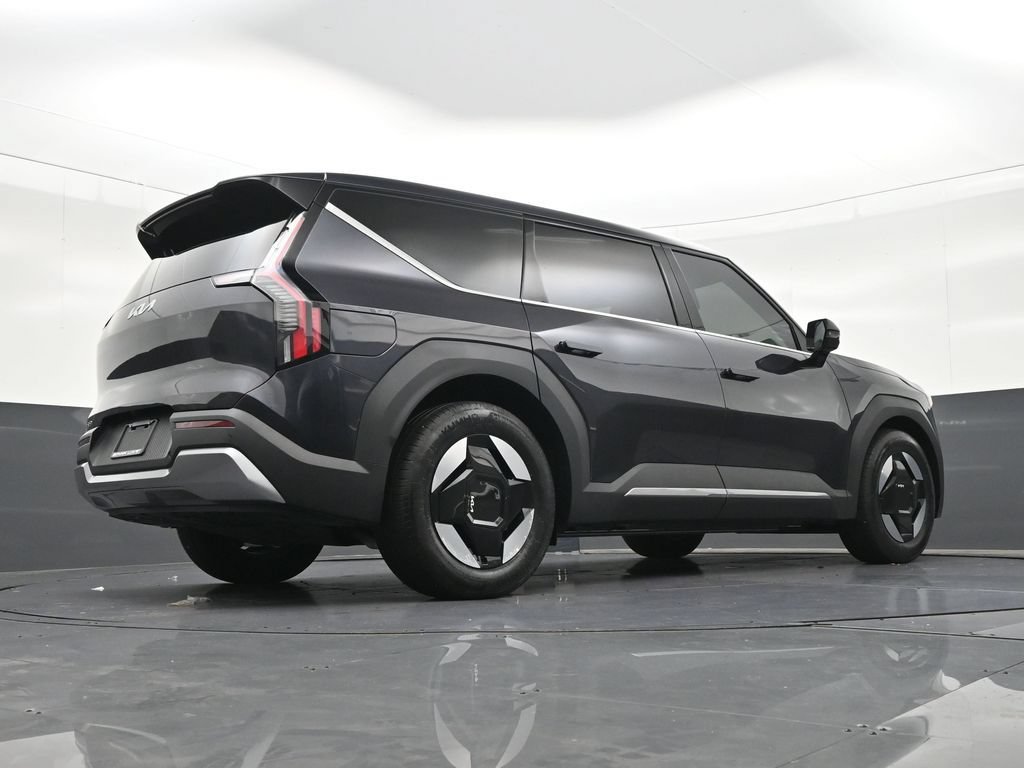 Used 2026 Kia EV9 Light RWD image 32