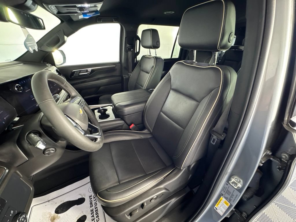 Certified 2025 Chevrolet Suburban Premier AWD/4WD image 23
