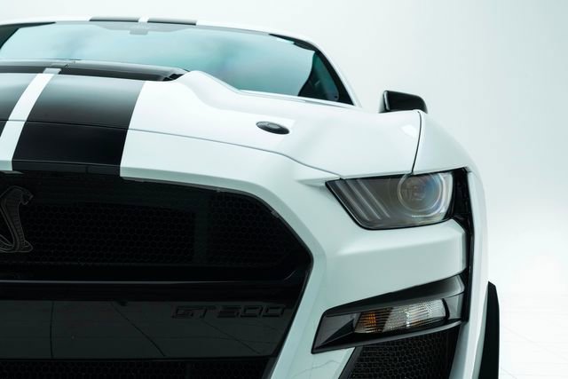 Used 2021 Ford Mustang Shelby GT500 w/ Carbon Fiber Track Pack image 8