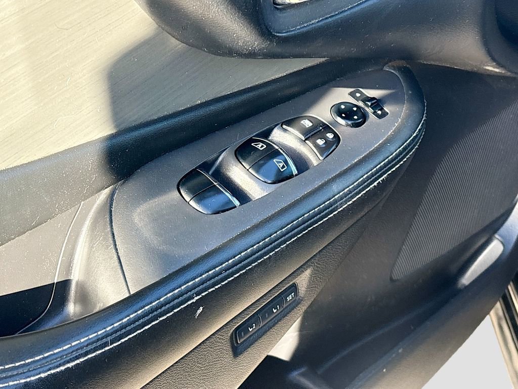 Used 2016 Nissan Murano Platinum AWD/4WD image 18