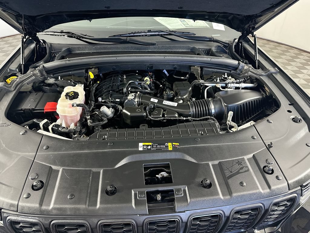Certified 2024 Jeep Grand Cherokee Altitude AWD/4WD image 41