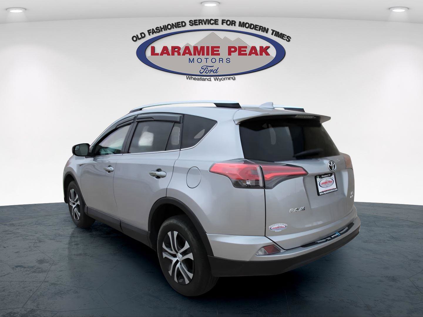 Used 2016 Toyota RAV4 LE image 8