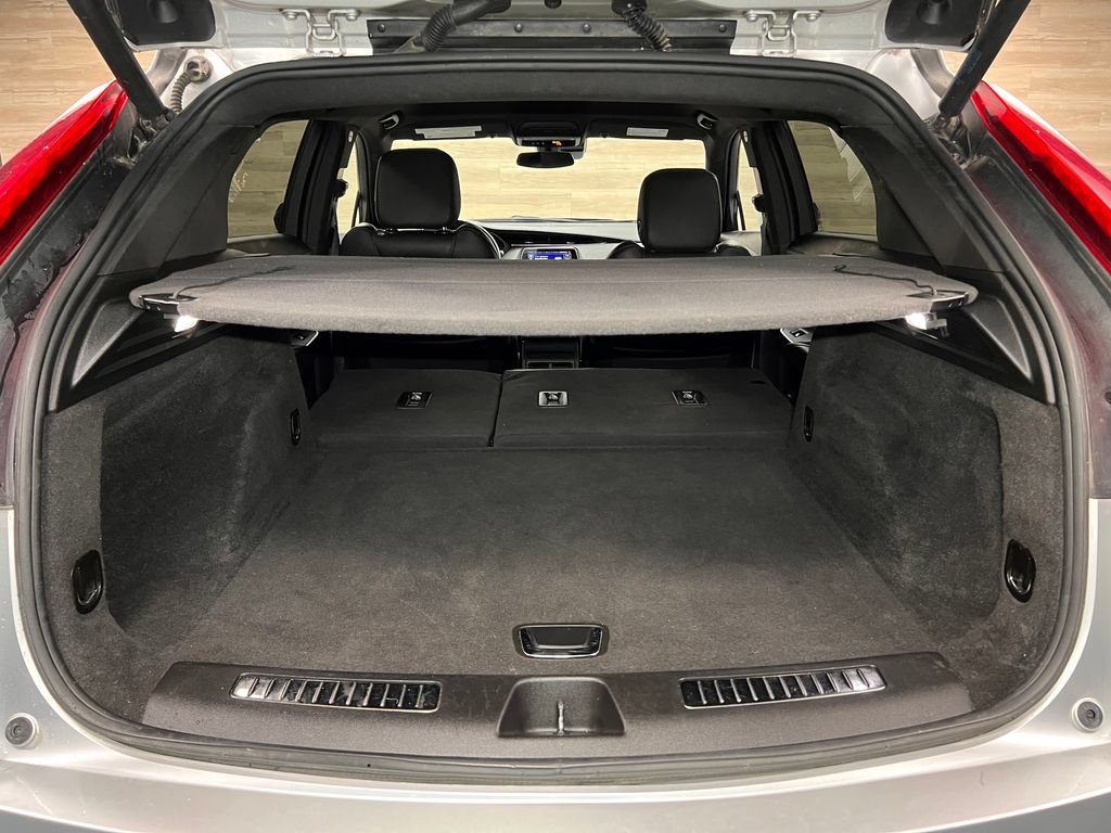 Used 2021 Cadillac XT4 Premium Luxury AWD/4WD image 27