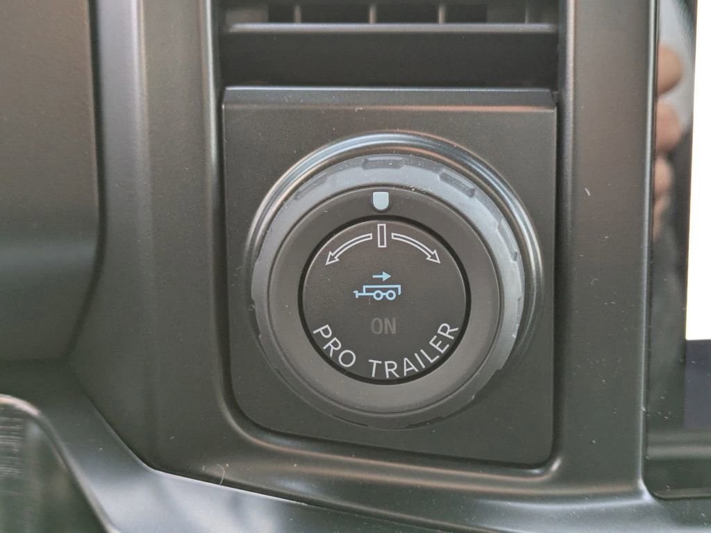 New 2025 Ford F250 Lariat w/ Lariat Ultimate Package image 24