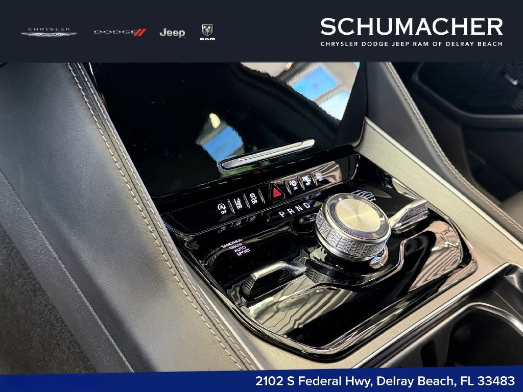 New 2026 Jeep Grand Wagoneer Limited AWD/4WD image 16