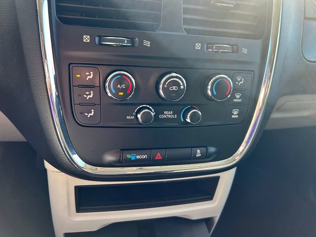 Used 2019 Dodge Grand Caravan SE w/ UConnect Hands-Free Group image 15