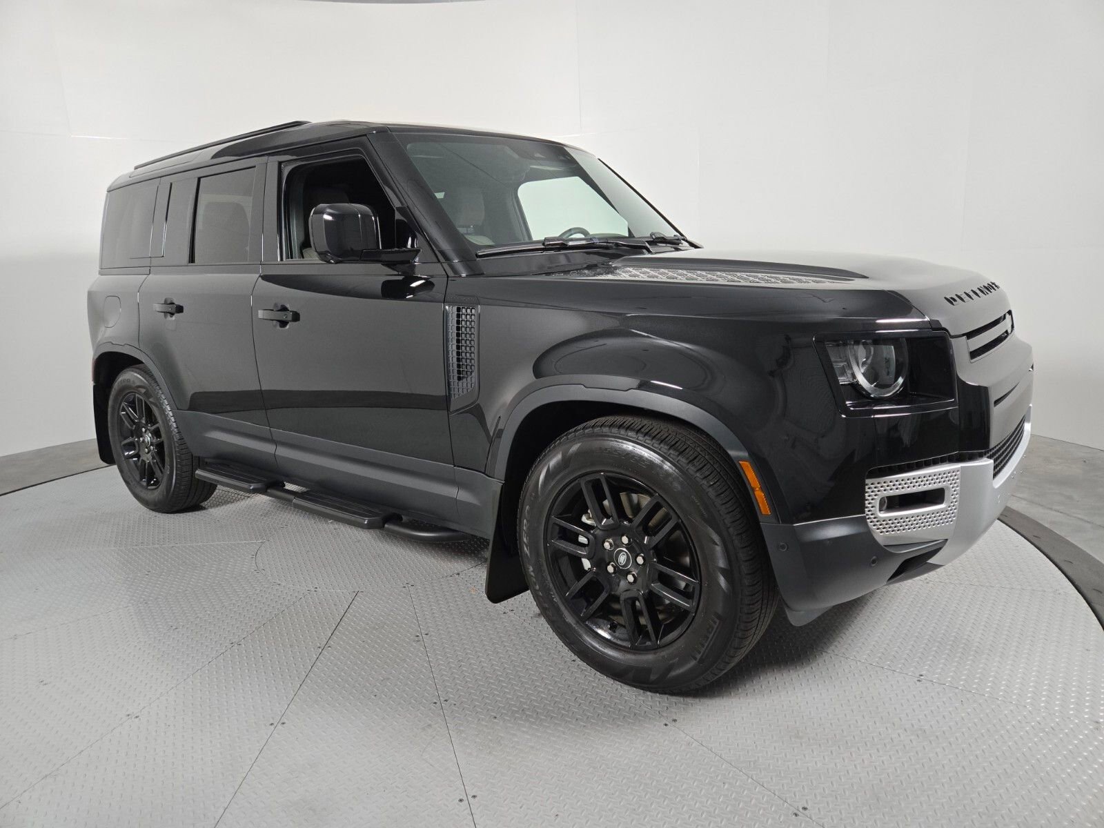 Used 2025 Land Rover Defender 110 S AWD/4WD image 16