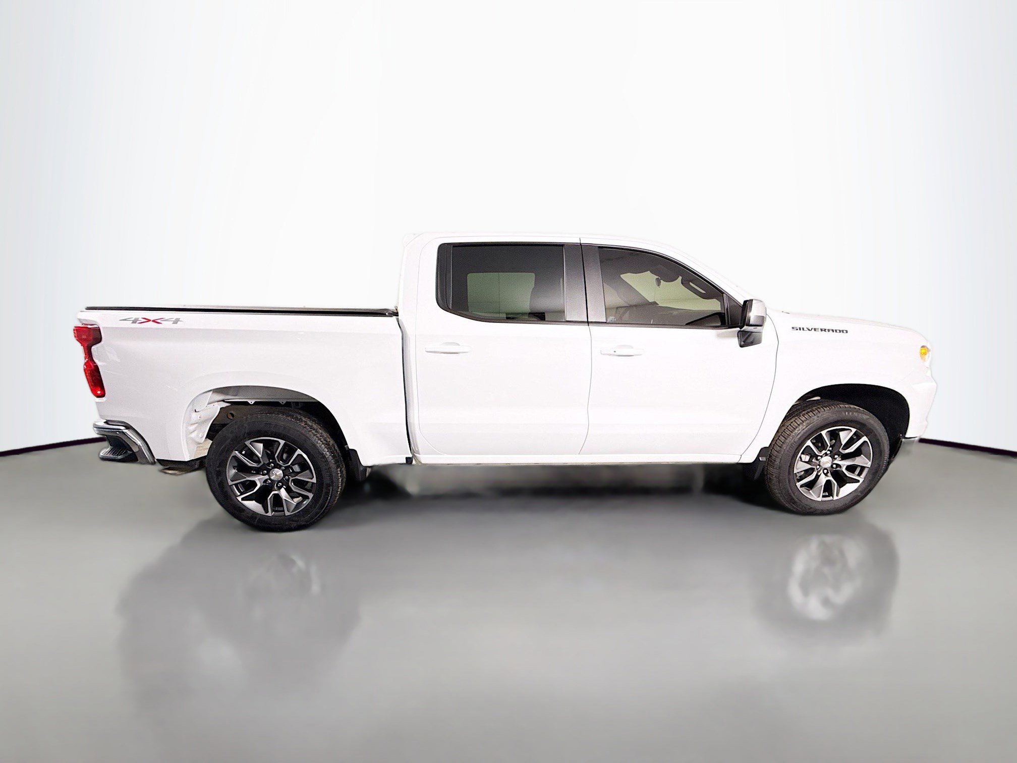Used 2024 Chevrolet Silverado 1500 LT AWD/4WD image 11