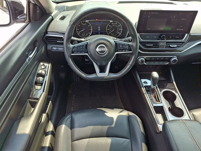 Used 2023 Nissan Altima 2.5 SR w/ SR Premium Package FWD image 2