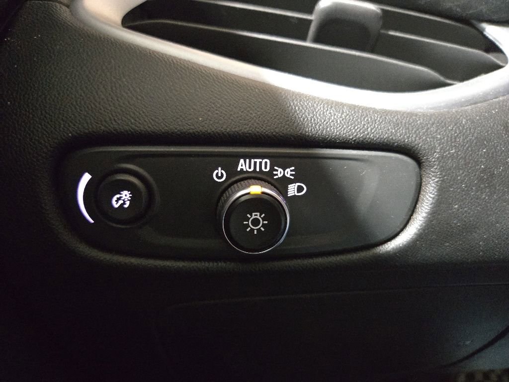 Used 2023 Chevrolet Malibu LT FWD image 13