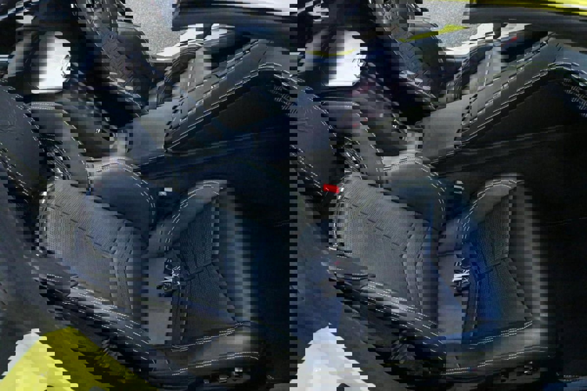 Used 2022 Chevrolet Corvette Stingray Premium Cpe w/ Z51 Performance Package image 19