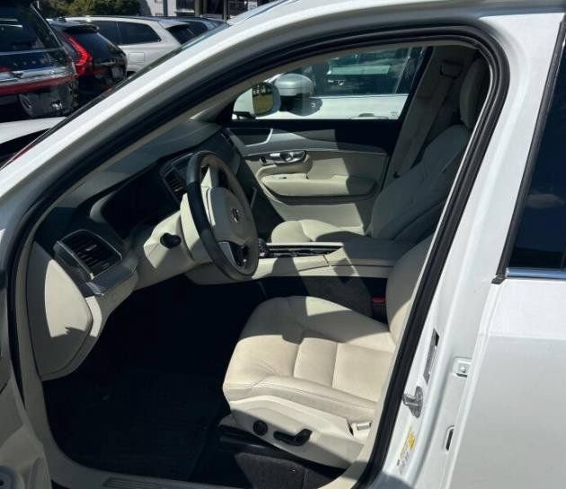 Used 2024 Volvo XC90 B5 Core w/ Protection Package Premier AWD/4WD image 6