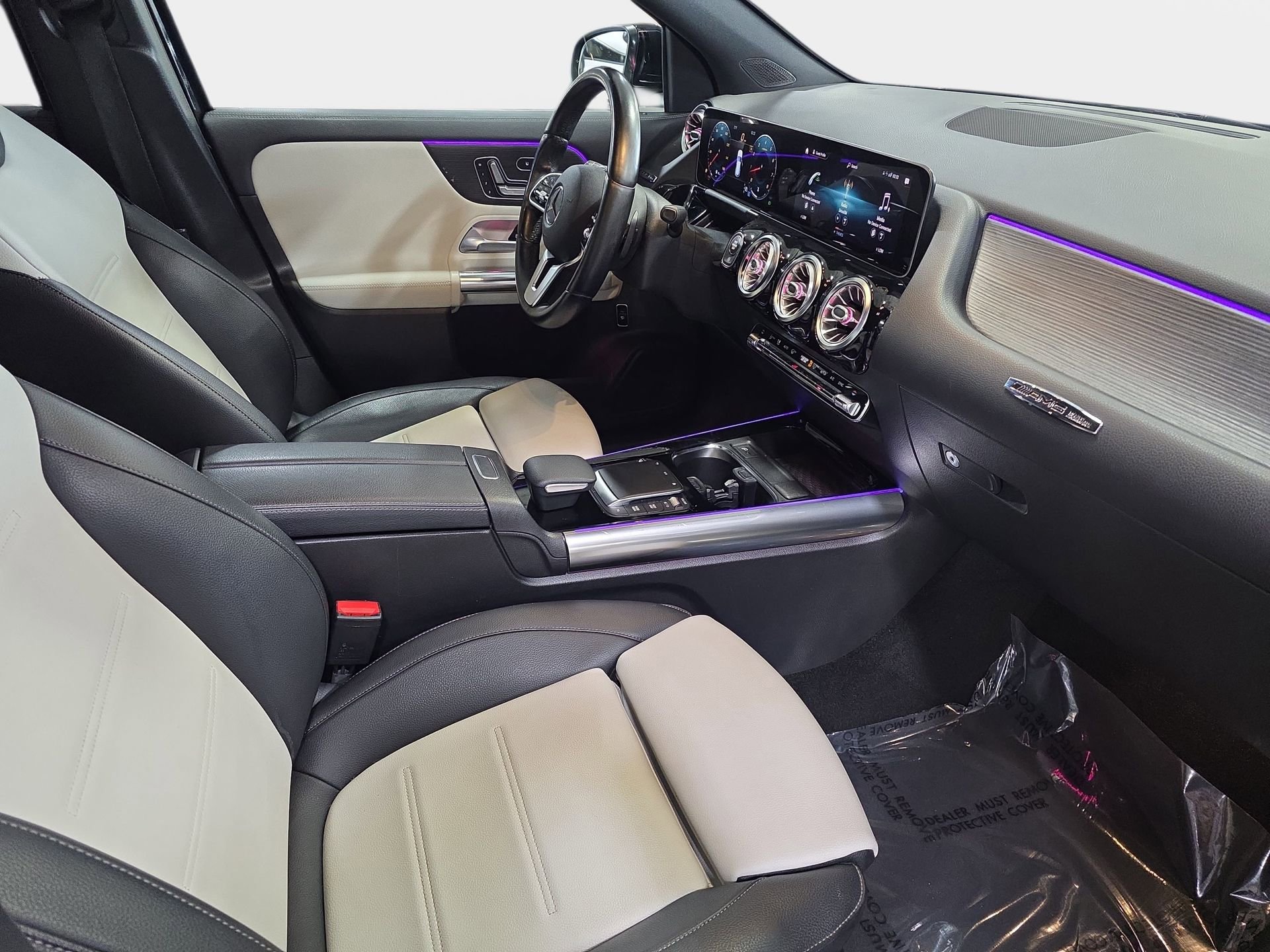 Used 2021 Mercedes-Benz GLA 250 4MATIC w/ AMG Line Exterior image 10