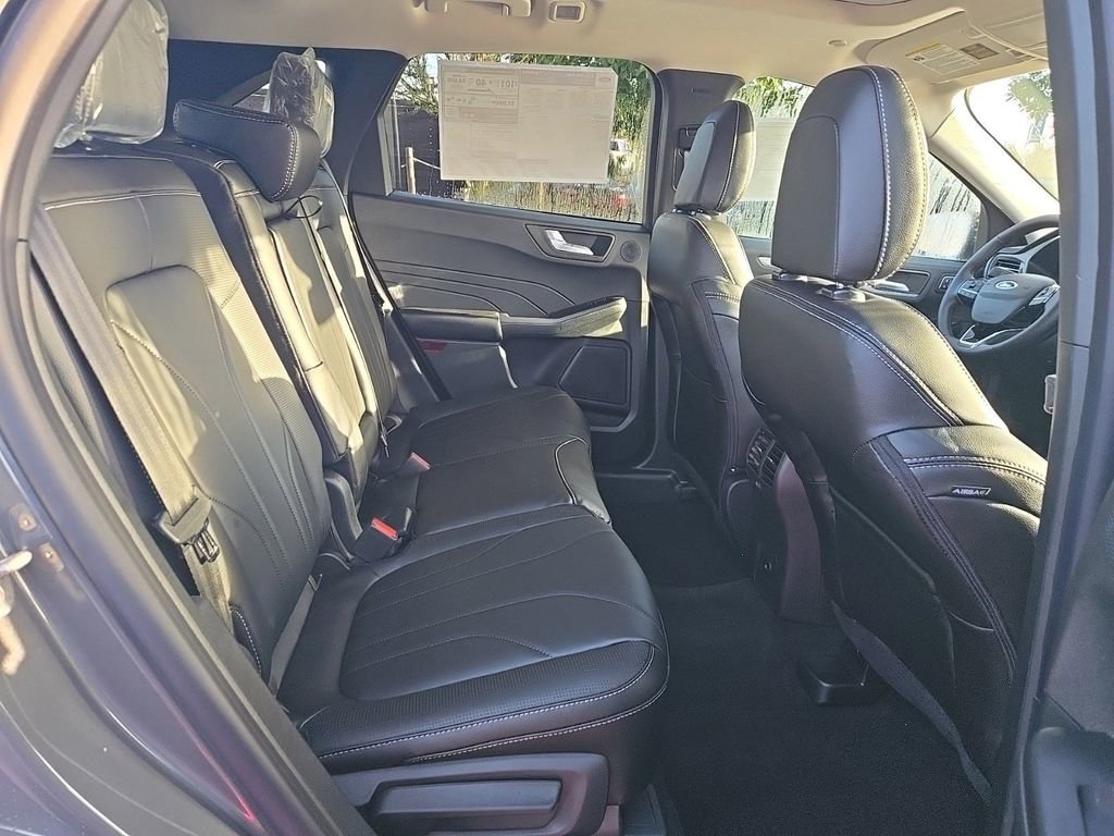 New 2025 Ford Escape SE w/ PHEV Premium Package image 35