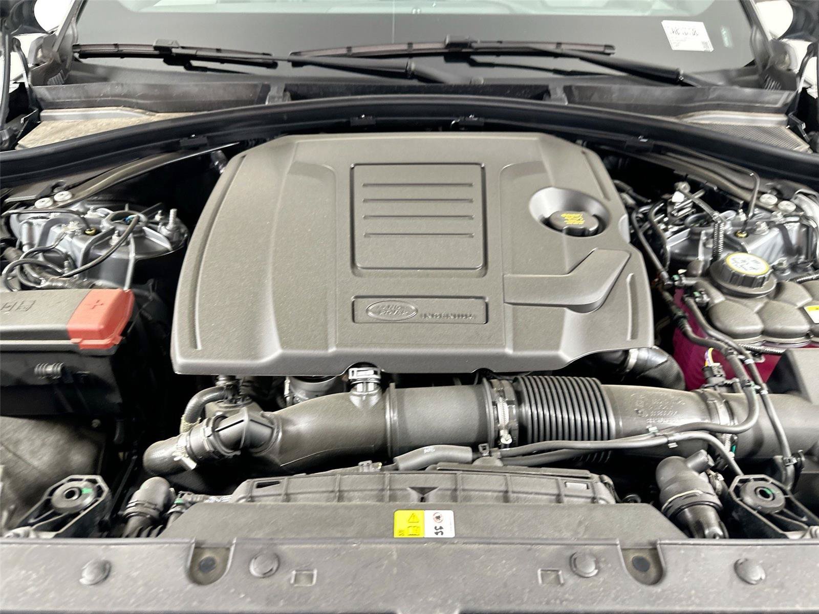 Certified 2026 Land Rover Range Rover Velar Dynamic SE AWD/4WD image 21