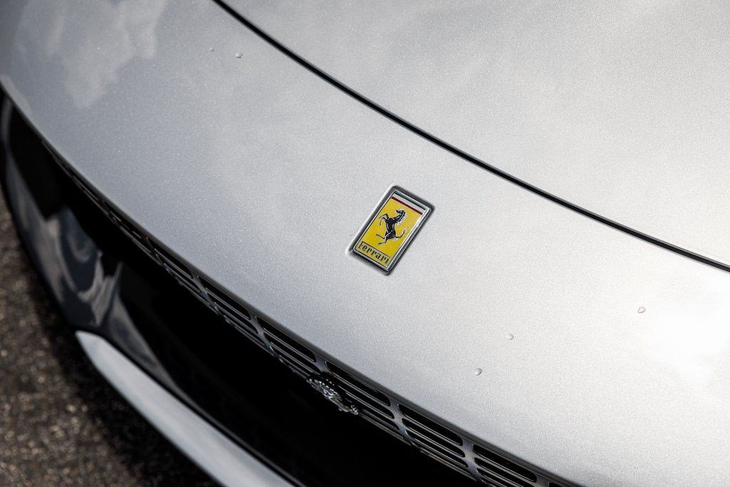 Used 2024 Ferrari Roma Spider RWD image 9