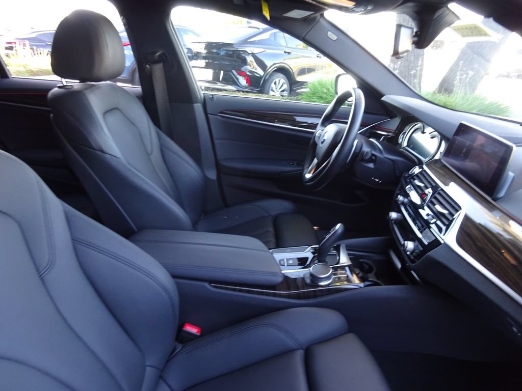 Used 2019 BMW 530i RWD image 16