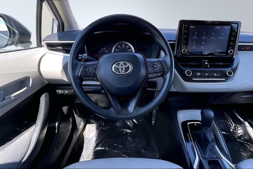 Used 2022 Toyota Corolla LE image 5
