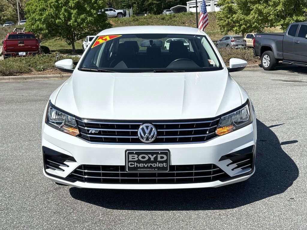 Used 2017 Volkswagen Passat 1.8T R-Line FWD image 4