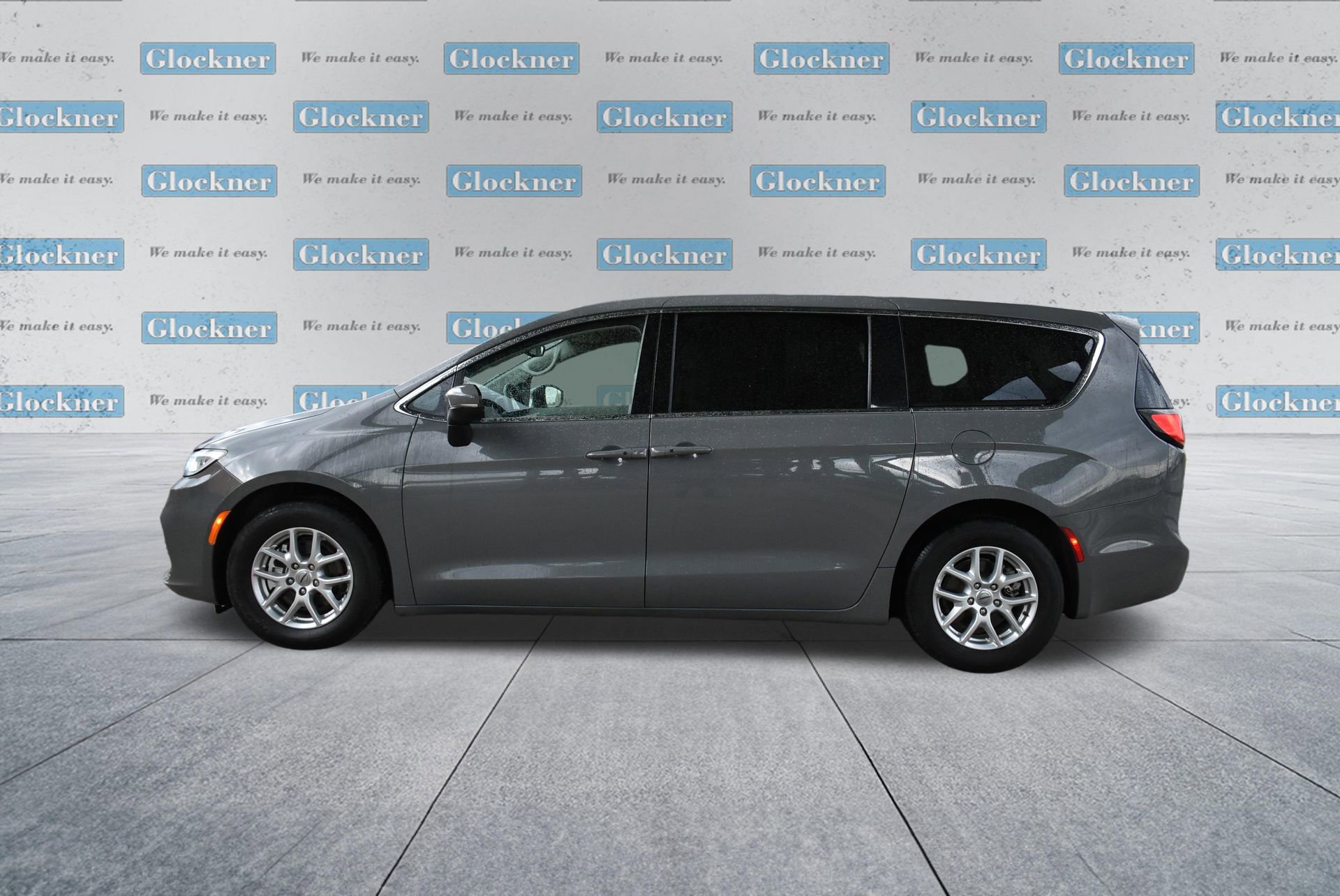 Used 2023 Chrysler Pacifica Touring-L FWD image 10