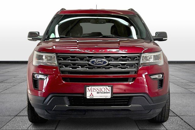 Used 2018 Ford Explorer XLT w/ Equipment Group 202A image 3