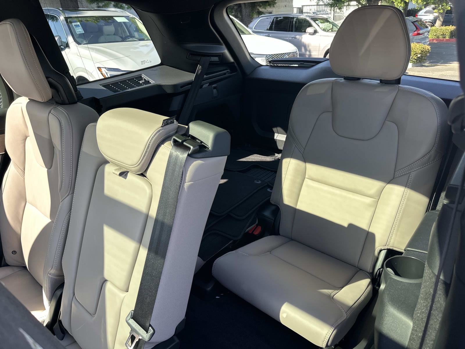 Certified 2026 Volvo XC90 B6 Ultra w/ Protection Package image 23