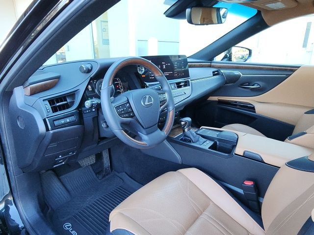 Used 2022 Lexus ES 300h w/ Luxury Package image 13