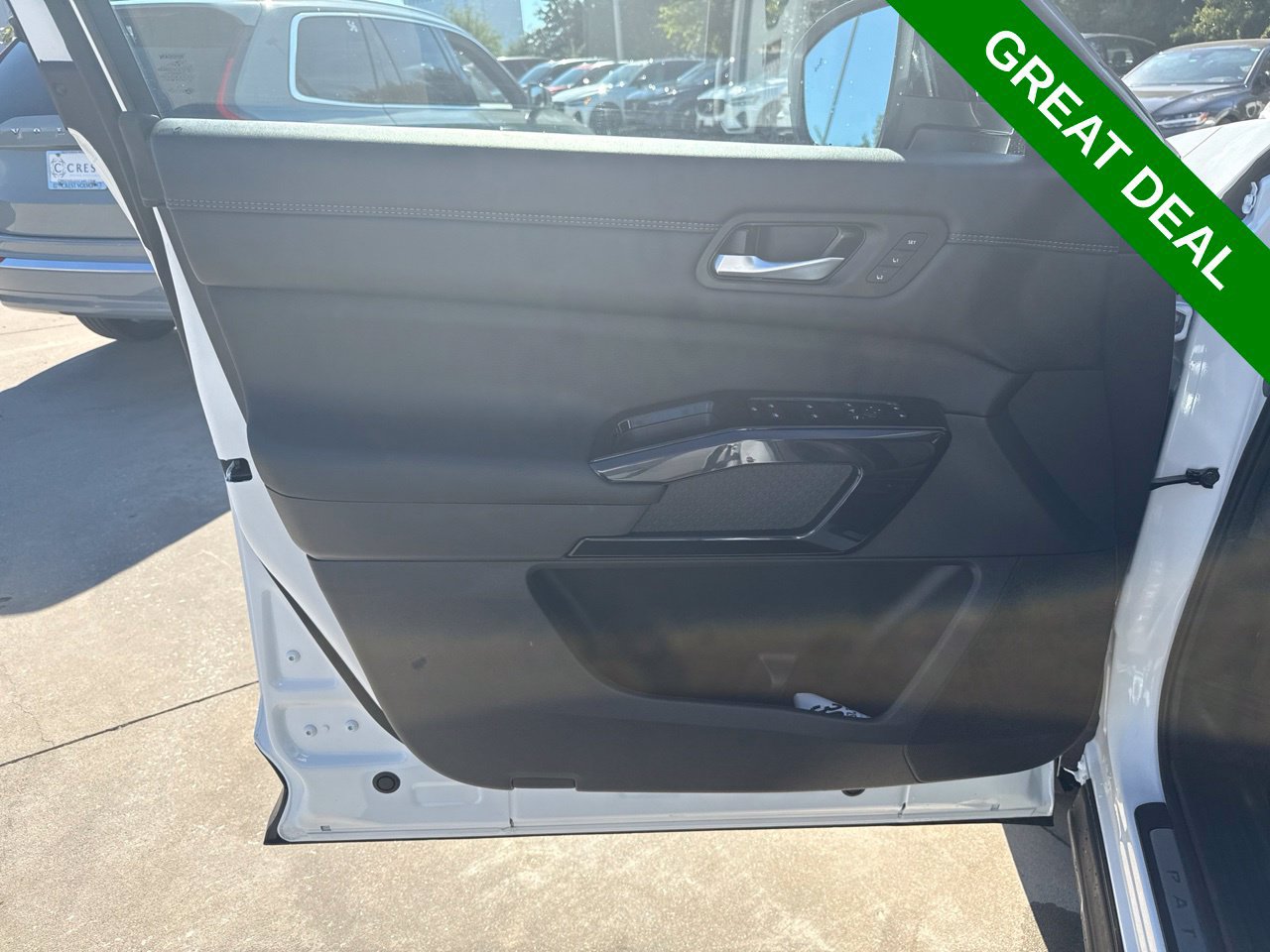 Used 2026 Nissan Pathfinder Platinum w/ Accent Package AWD/4WD image 28