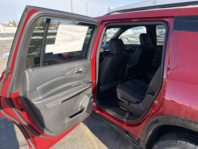 New 2026 Chevrolet Traverse RS w/ LPO, Floor Liner Package image 23
