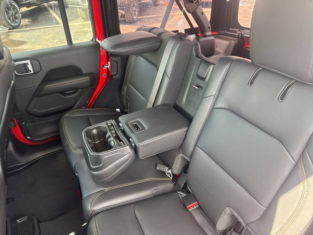 New 2025 Jeep Wrangler Unlimited Sahara AWD/4WD image 34