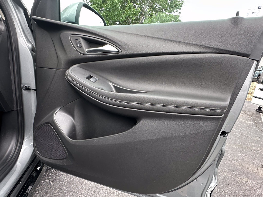 Used 2024 Buick Encore GX Sport Touring FWD image 16