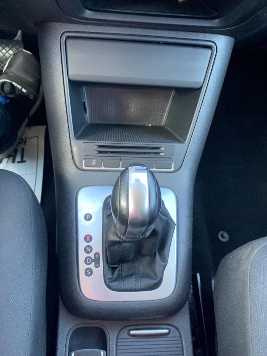 Used 2015 Volkswagen Tiguan S image 22