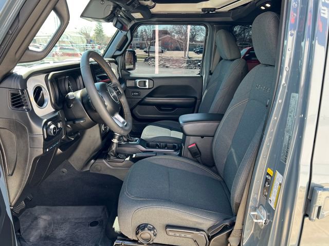 Used 2024 Jeep Wrangler Unlimited Sahara image 4