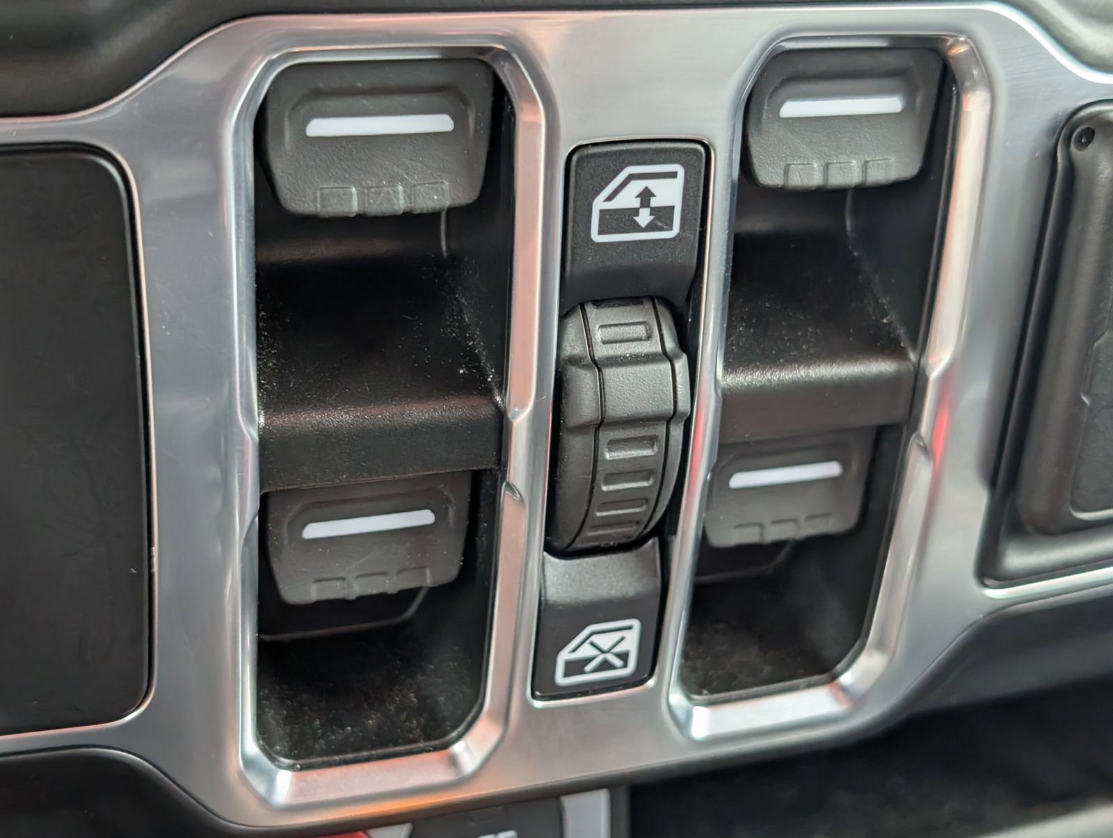 Used 2022 Jeep Gladiator Mojave AWD/4WD image 24