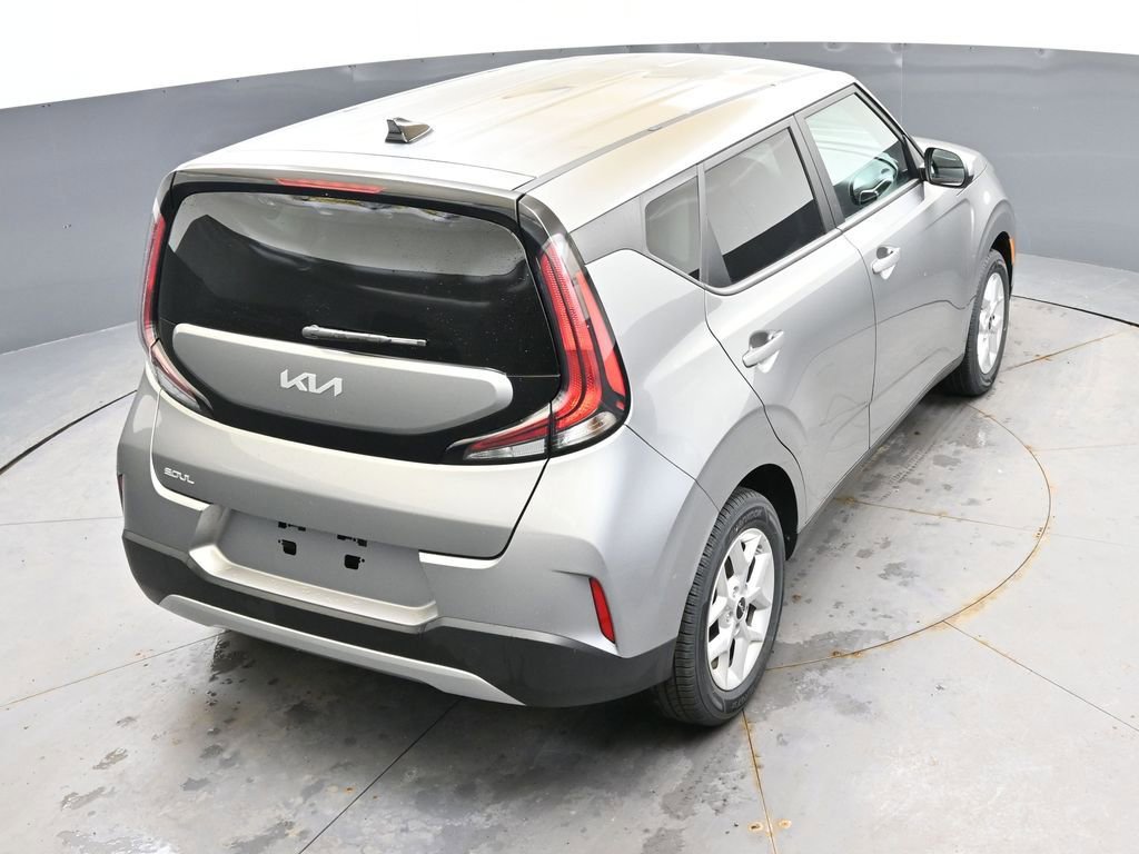 Used 2025 Kia Soul LX w/ LX Technology Package FWD image 39
