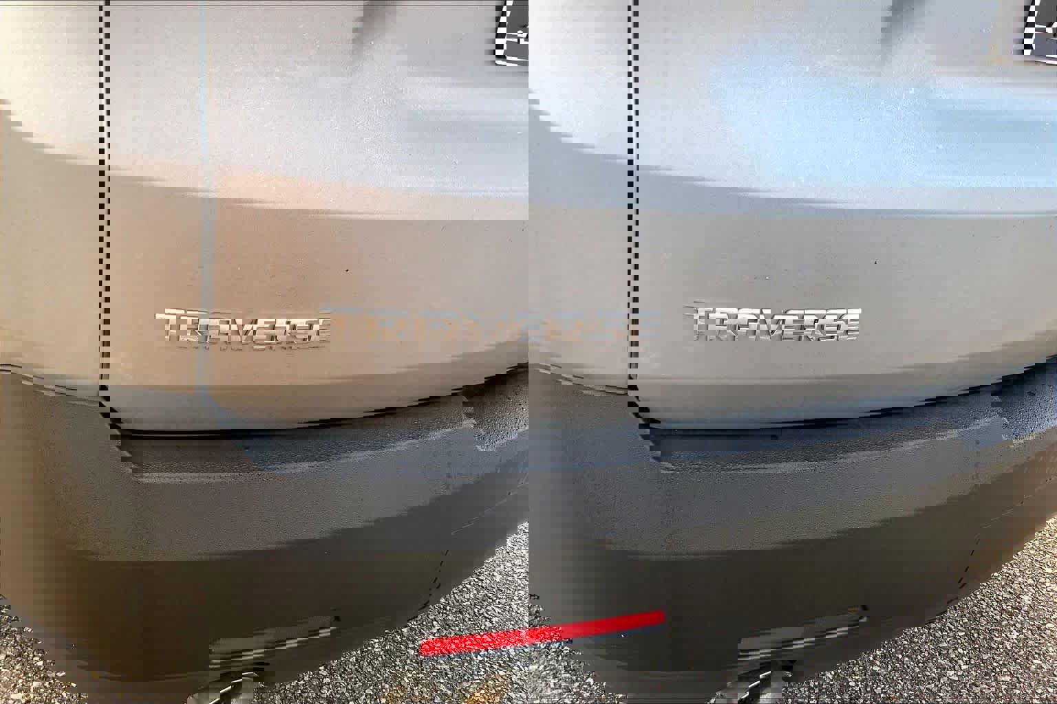 Used 2023 Chevrolet Traverse LT image 29