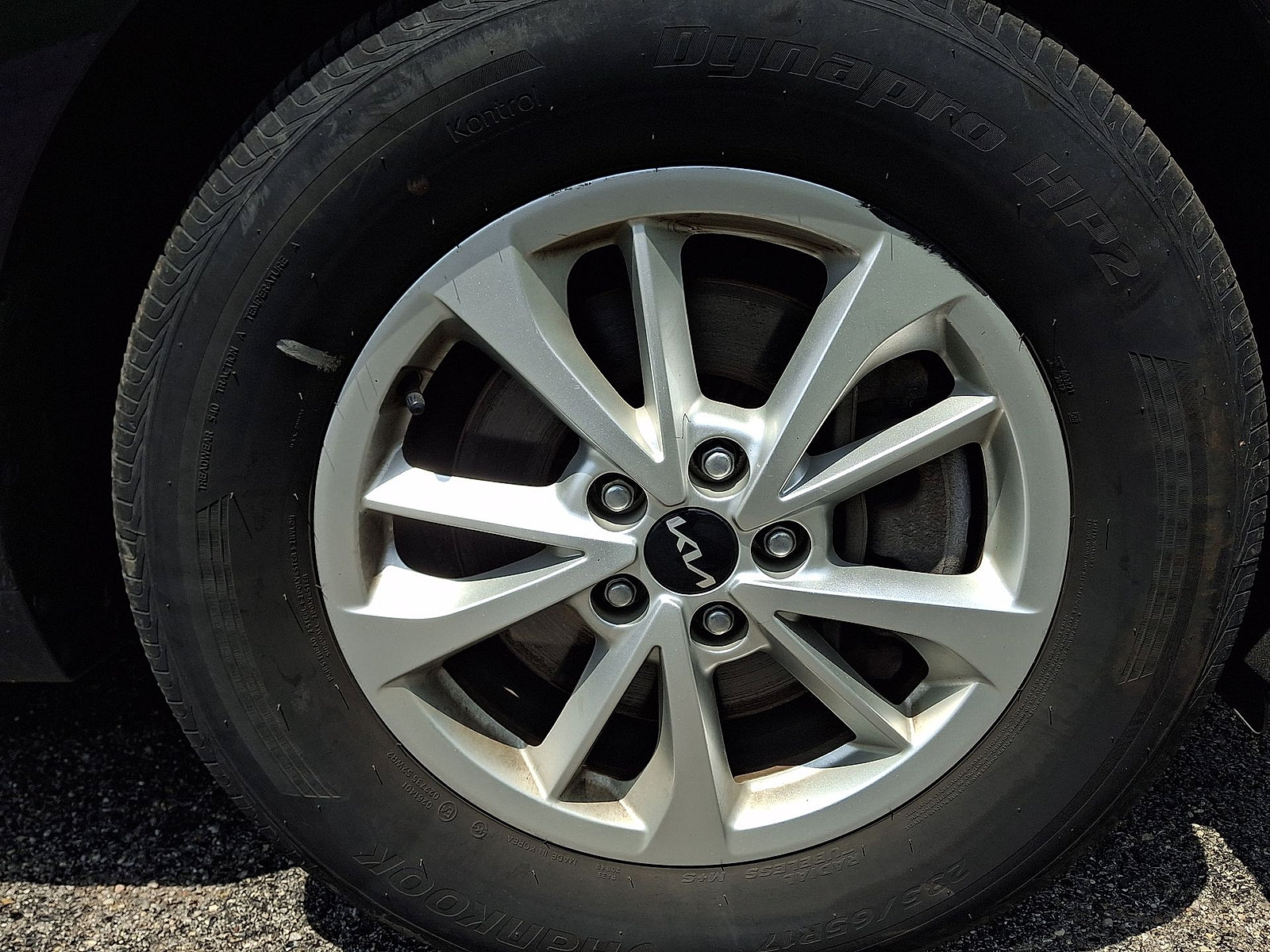 Used 2024 Kia Carnival LX FWD image 27