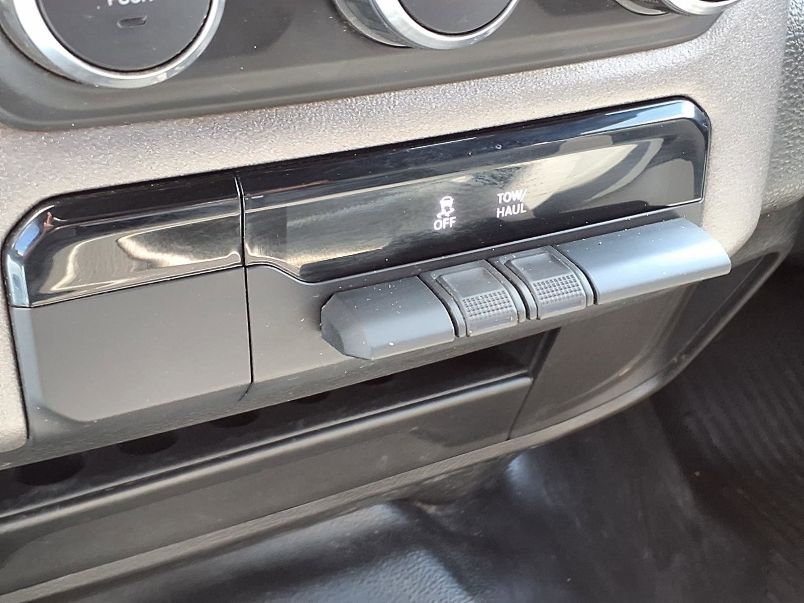 Used 2022 RAM 2500 Tradesman w/ Chrome Appearance Group image 22