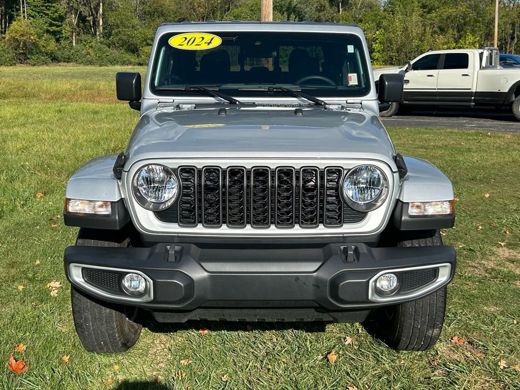 Used 2024 Jeep Gladiator Sport image 8